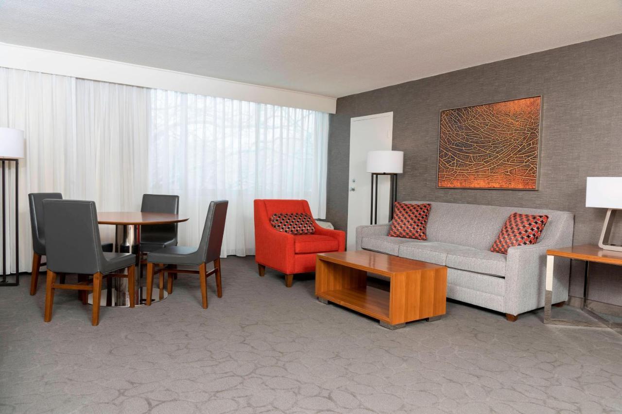 Sonesta Hotel Grand Rapids Airport Kentwood Екстериор снимка