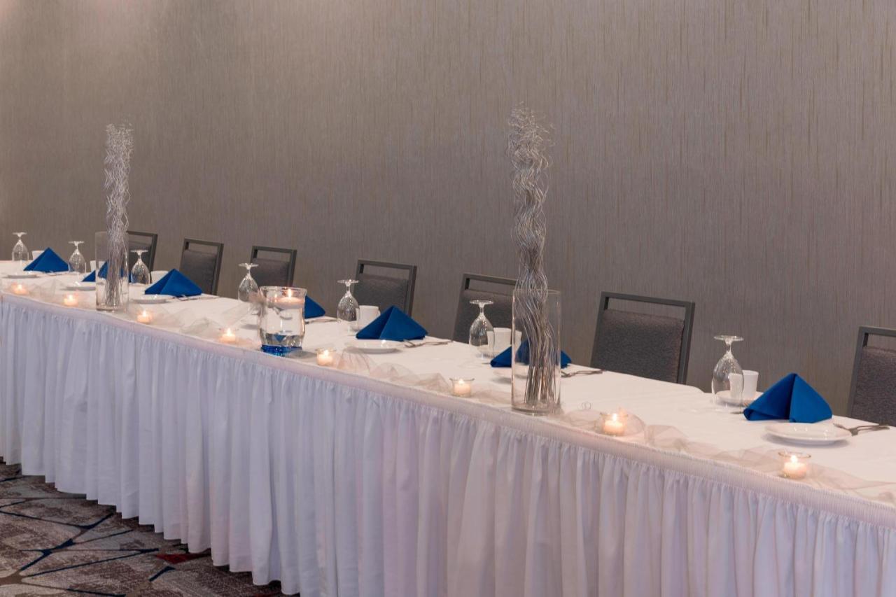 Sonesta Hotel Grand Rapids Airport Kentwood Екстериор снимка