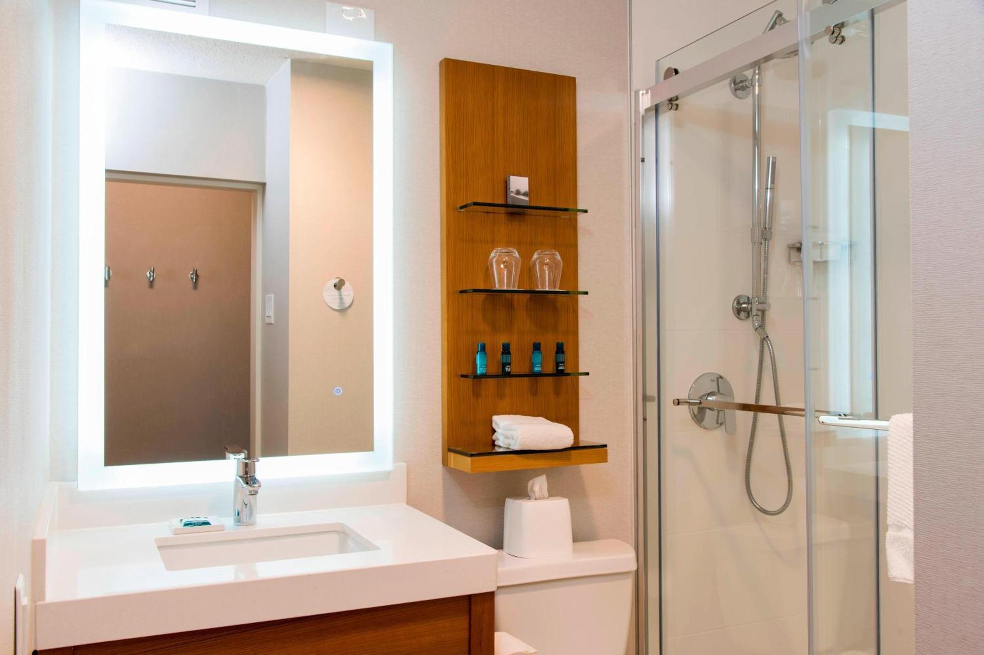 Sonesta Hotel Grand Rapids Airport Kentwood Екстериор снимка
