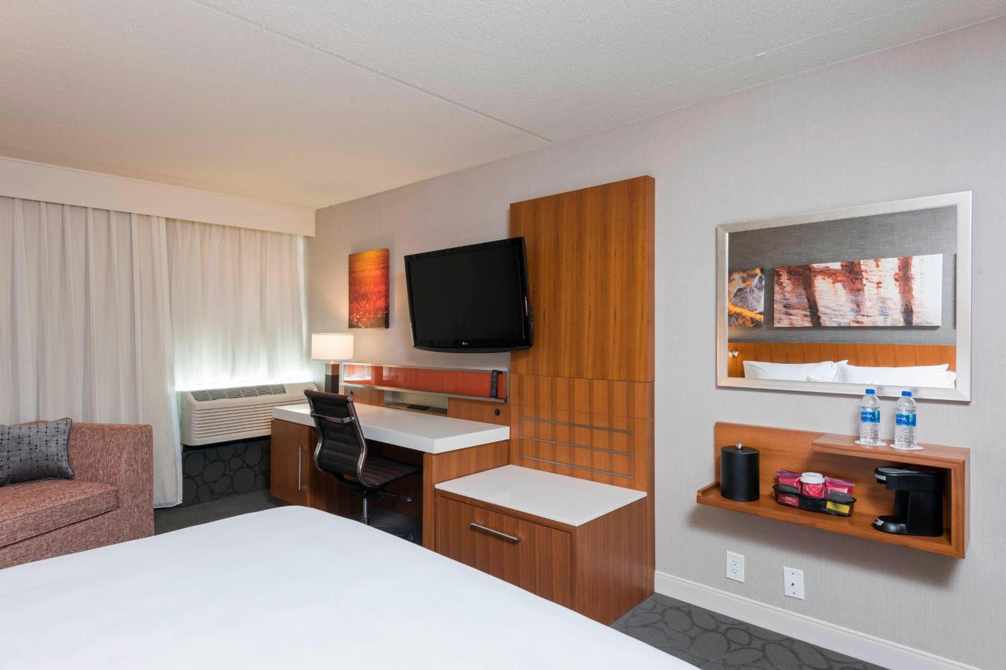 Sonesta Hotel Grand Rapids Airport Kentwood Екстериор снимка