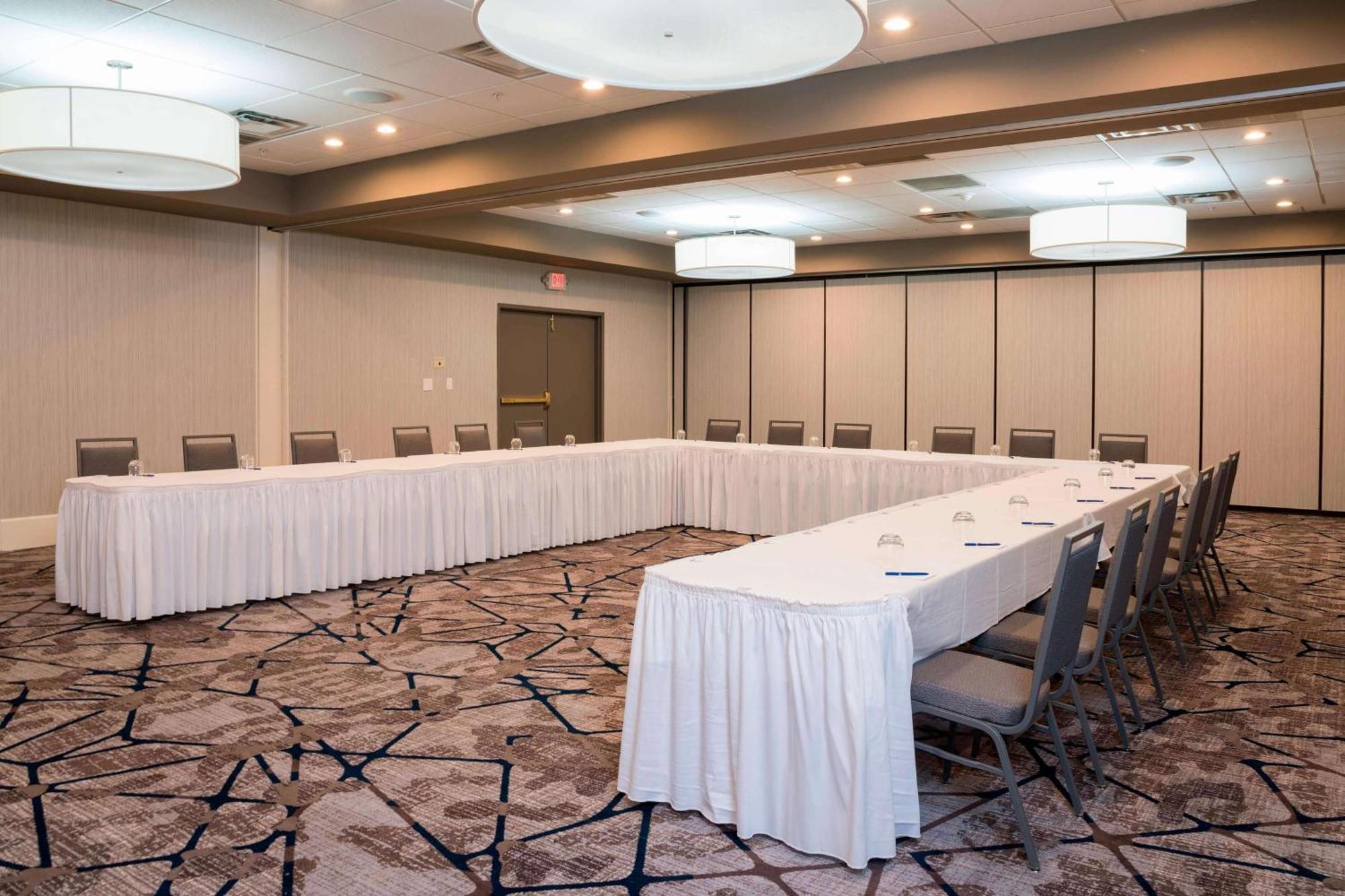Sonesta Hotel Grand Rapids Airport Kentwood Екстериор снимка