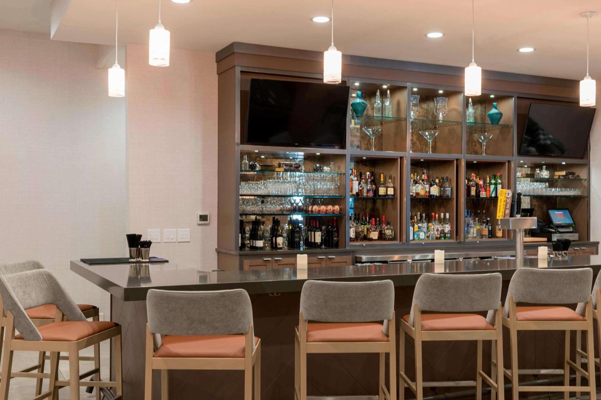 Sonesta Hotel Grand Rapids Airport Kentwood Екстериор снимка