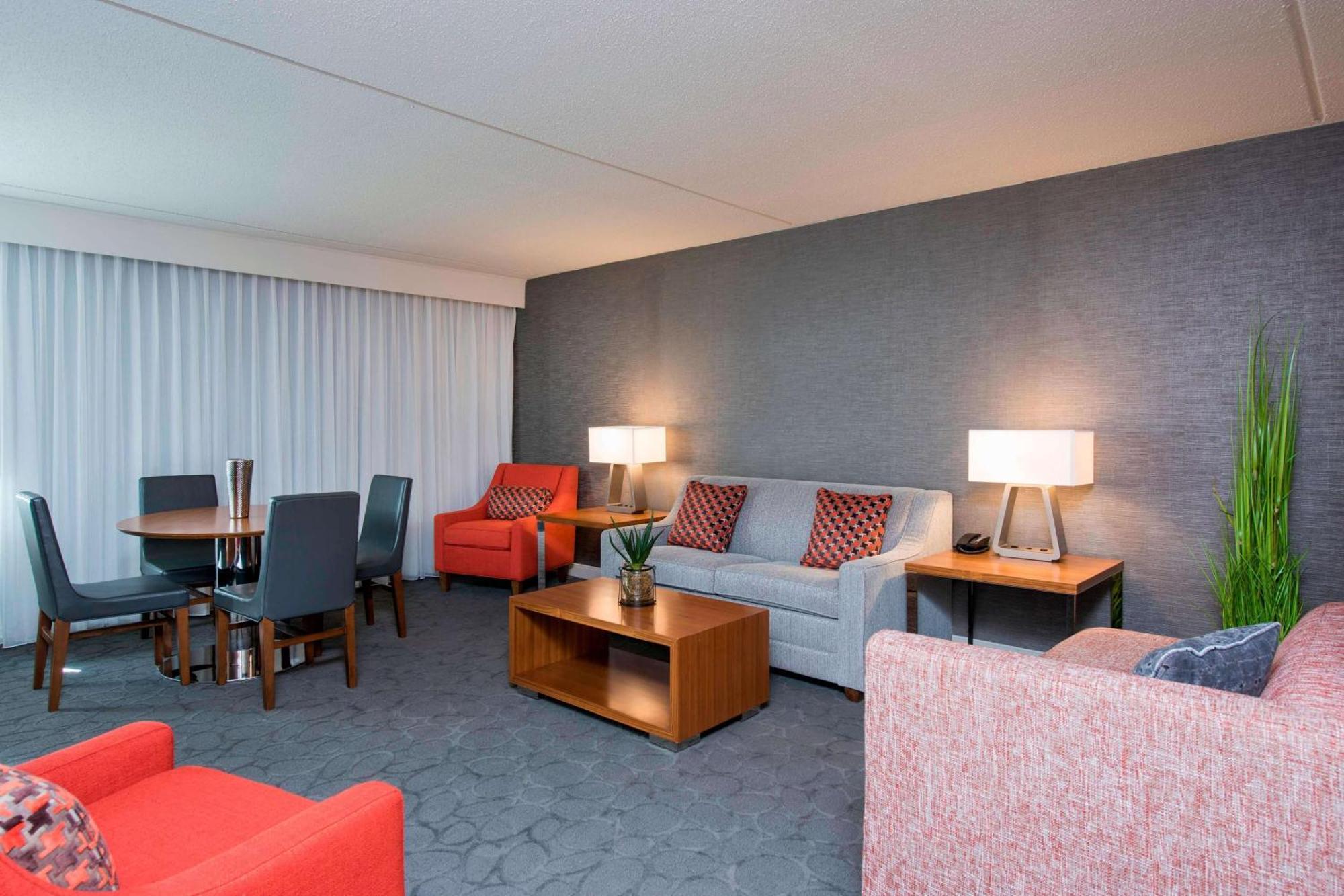 Sonesta Hotel Grand Rapids Airport Kentwood Екстериор снимка